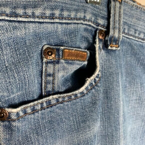 Eddie Bauer Capri Jeans Women’s 16R Light Wash Mid Rise Denim Casual - Picture 7 of 12